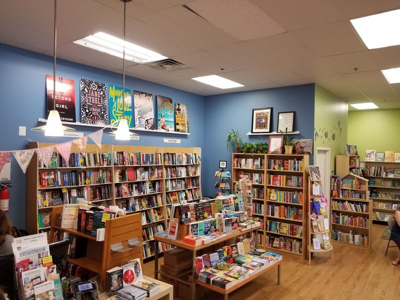 Shelves Curated By People Who Read Everything Shelves Curated By People Who Read Everything