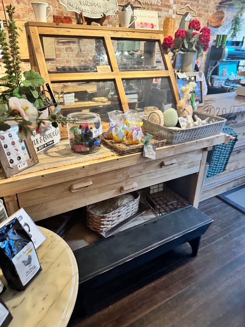 Shelves Stocked With Sussex County Producers