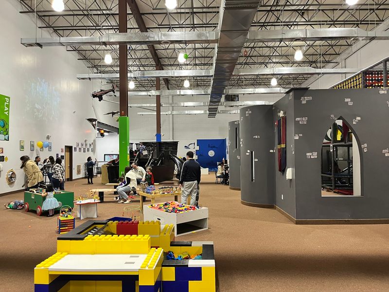 Sixteen Thousand Square Feet That Actually Feel Big Sixteen Thousand Square Feet That Actually Feel Big