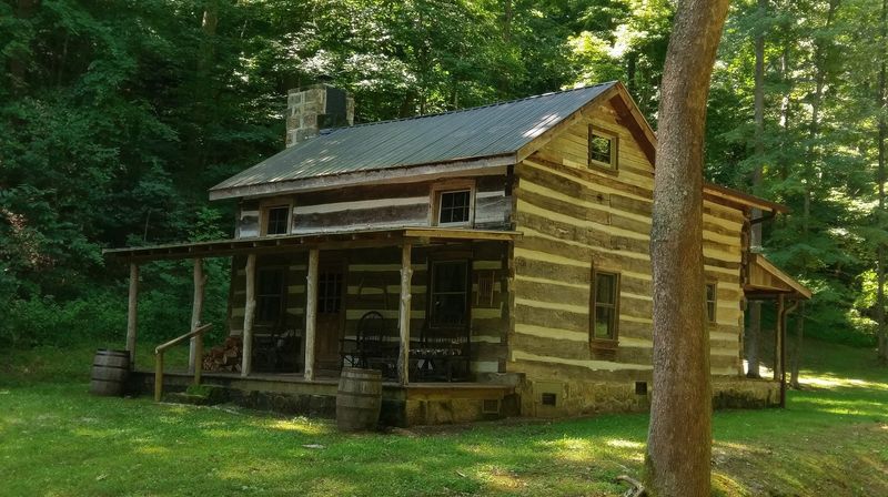 Sleeping Overnight in a Genuine Log Cabin Sleeping Overnight in a Genuine Log Cabin