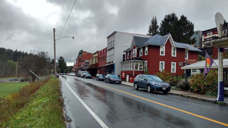 Small-Town Prices, Big-Time Comfort Small-Town Prices, Big-Time Comfort