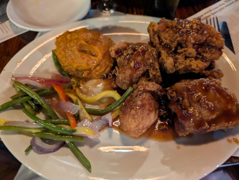 Southern Cooking That Earns Its Reputation