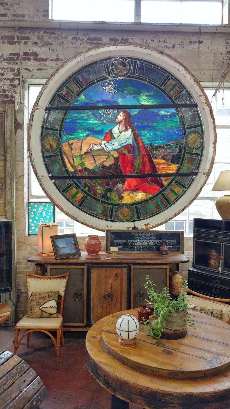 Stained Glass That Steals The Sunlight Stained Glass That Steals The Sunlight
