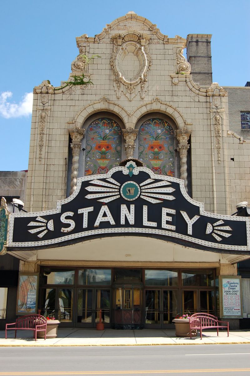 Stanley Theater, Newark