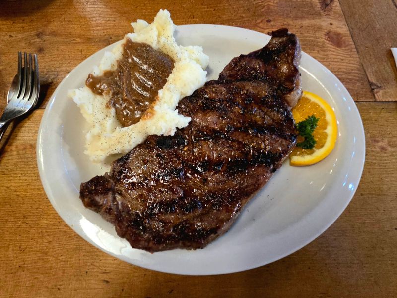 Steaks Cooked Plainly and Proudly Steaks Cooked Plainly and Proudly