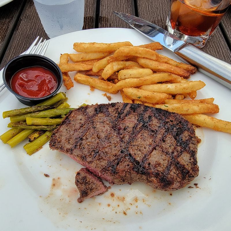 Steaks That Could Crash a Downtown Dinner Party Steaks That Could Crash a Downtown Dinner Party