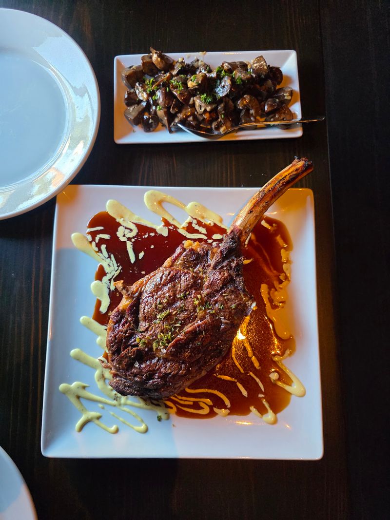 Steaks That Explain the Crowd
