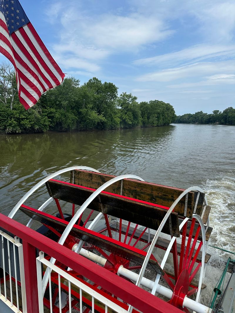 Storytelling From a Captain Who Knows the River