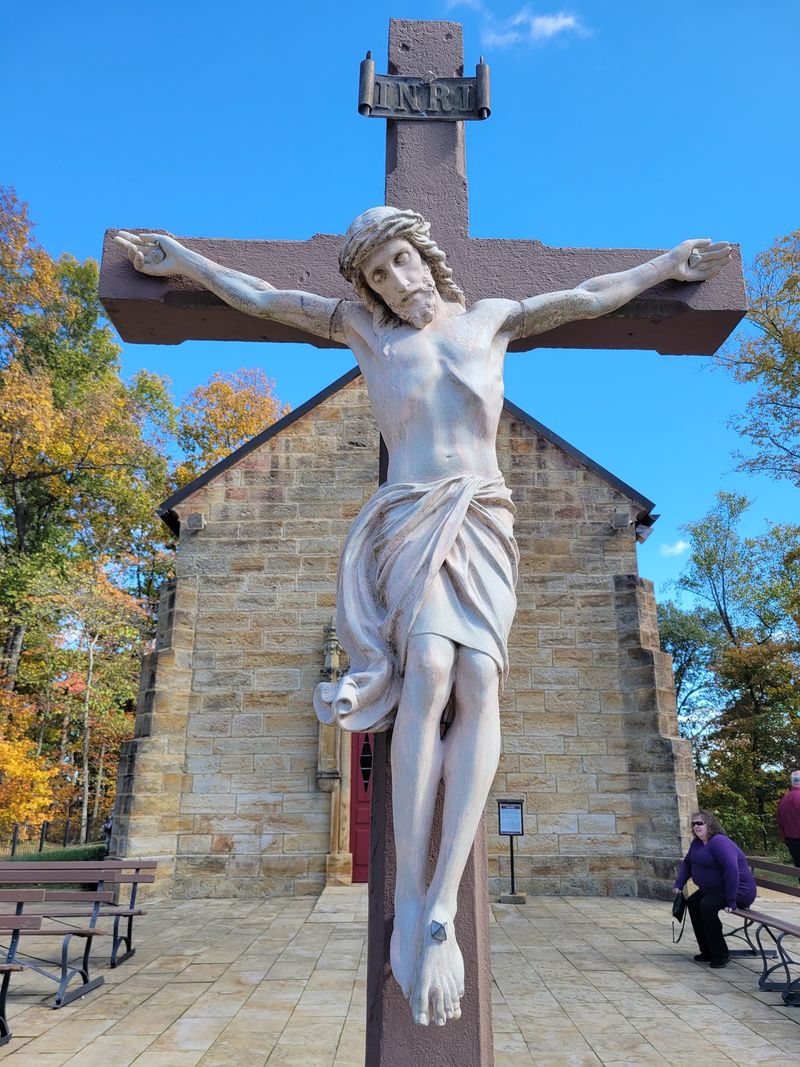 Sunday Rosary Pilgrimages and Saturday Mass on the Hill Sunday Rosary Pilgrimages and Saturday Mass on the Hill