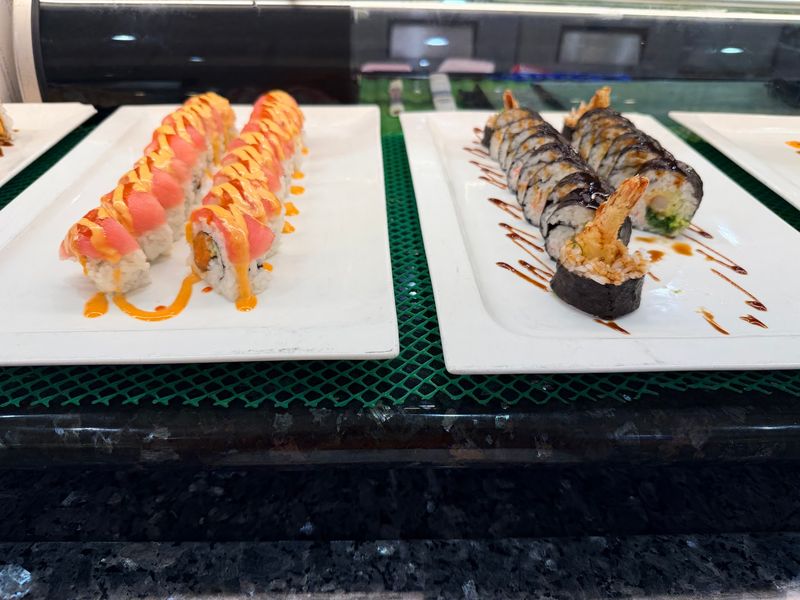 Sushi Counter That Steals The Whole Show Sushi Counter That Steals The Whole Show
