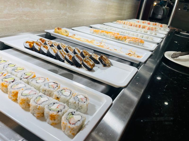 Sushi Fans, Set an Early Alarm