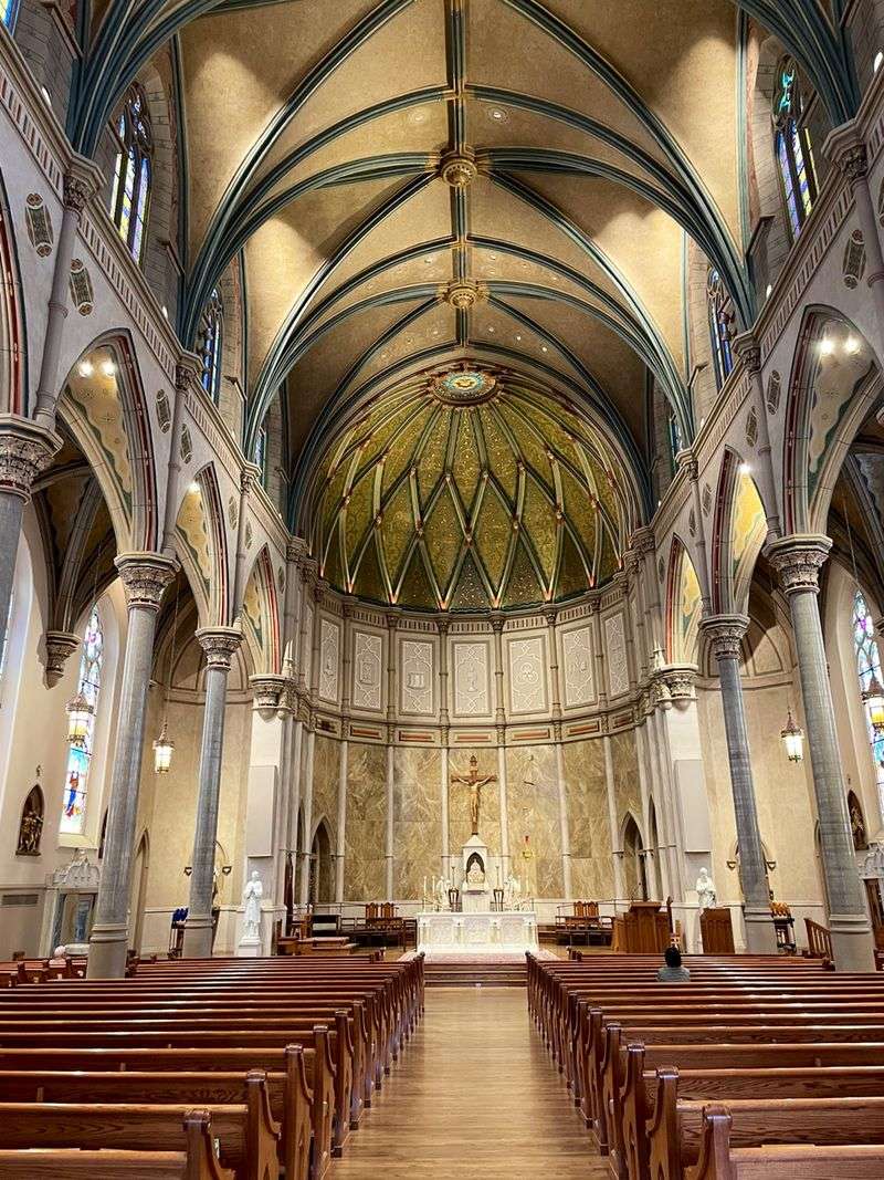 Ten Granite Columns and a Ceiling Worth a Sore Neck Ten Granite Columns and a Ceiling Worth a Sore Neck