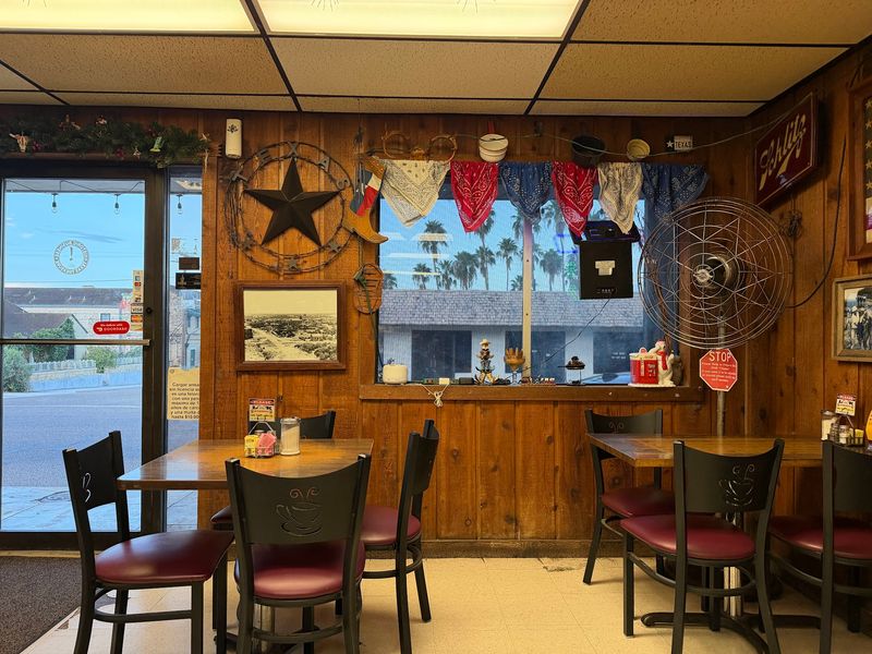 Texas Cafe, Three Generations of Border Hospitality Texas Cafe, Three Generations of Border Hospitality