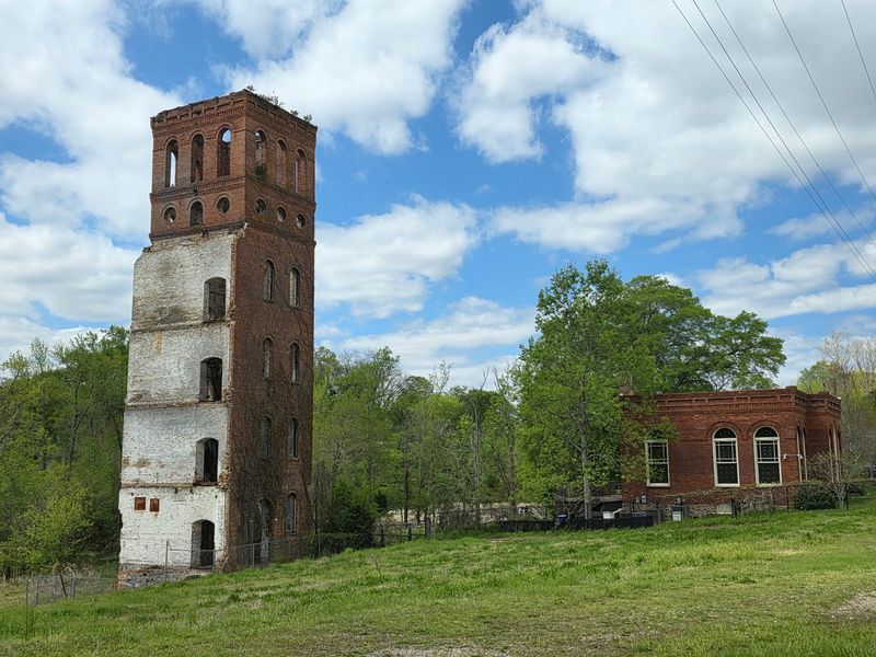 That Iconic 1902 Tower