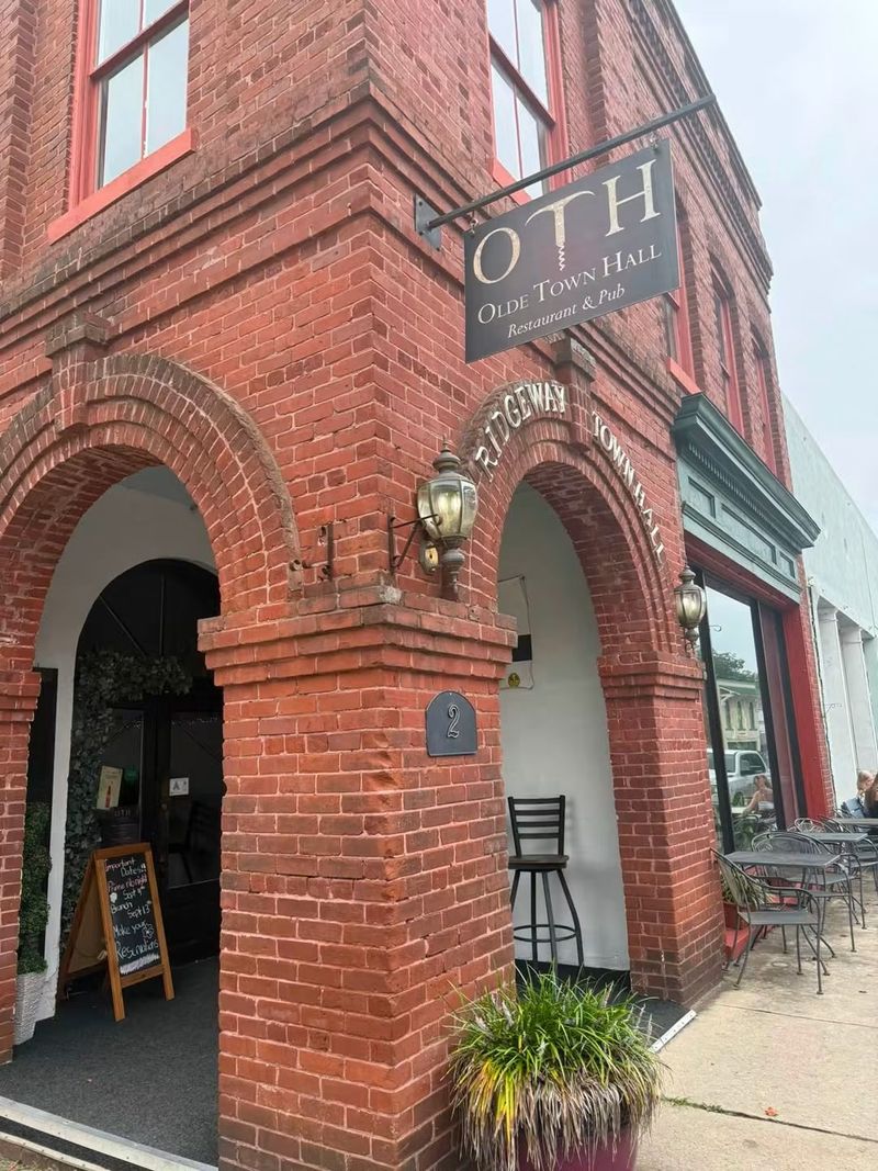 The 1904 Brick Building That Wore Two Very Different Hats