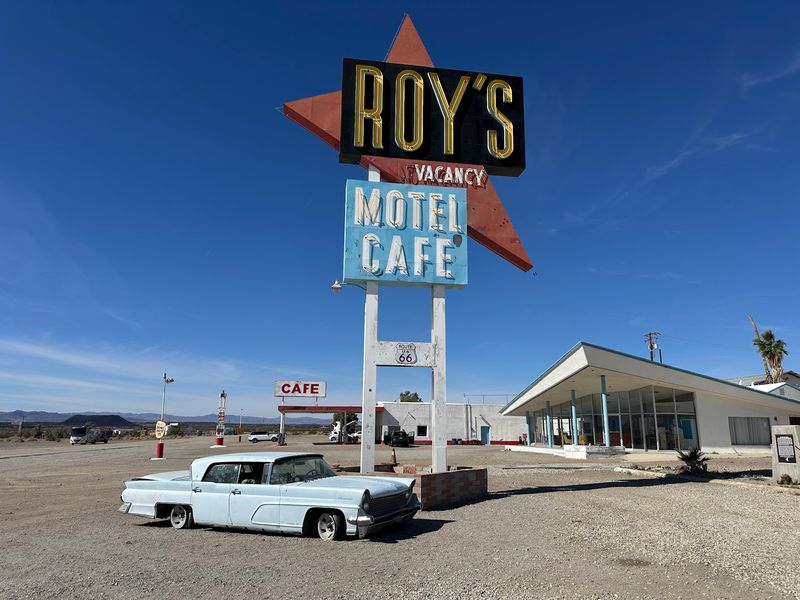 The 50-Foot Sign That Doubles as a Desert Lighthouse The 50-Foot Sign That Doubles as a Desert Lighthouse