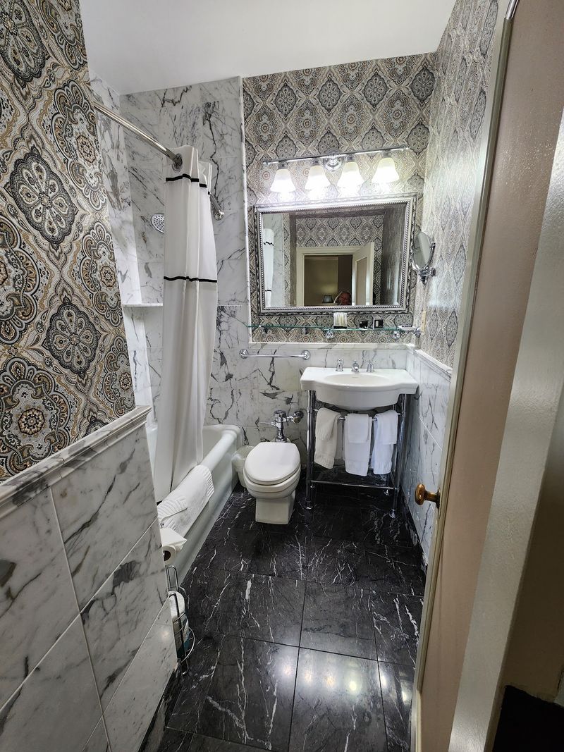 The Bathroom That Changes Color
