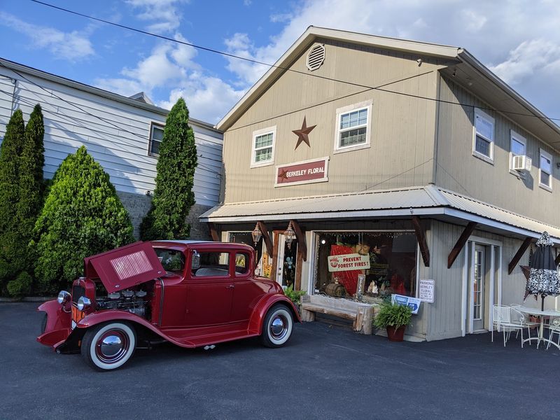 The Berkeley Springs Antique Mall's 7,000 Square Feet of Treasure