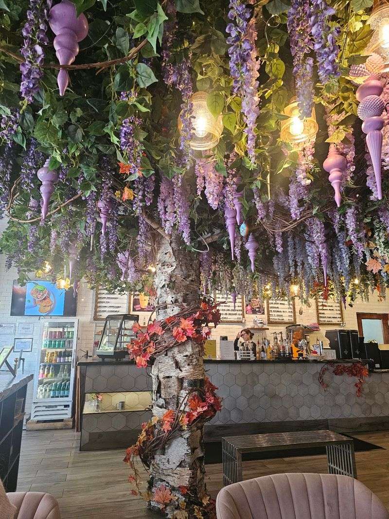 The Blooming Tree That Runs The Whole Room The Blooming Tree That Runs The Whole Room