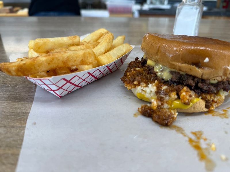 The Cheeseburger Everyone Drives Out of Their Way For