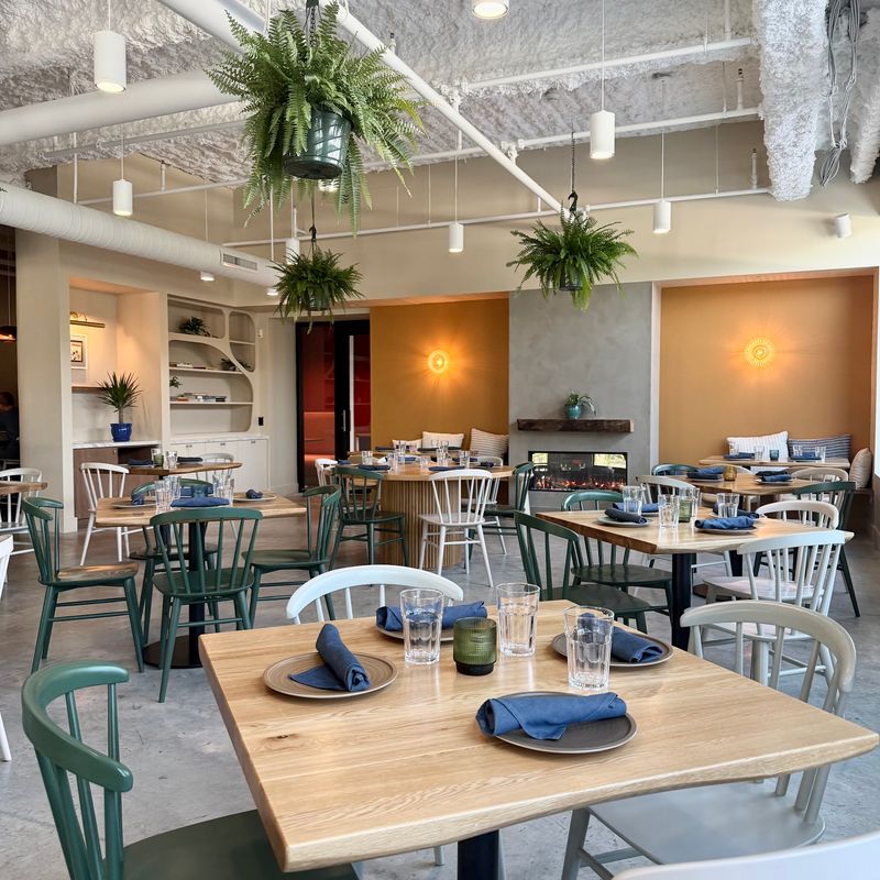The Community Table Where Strangers Become Tablemates The Community Table Where Strangers Become Tablemates