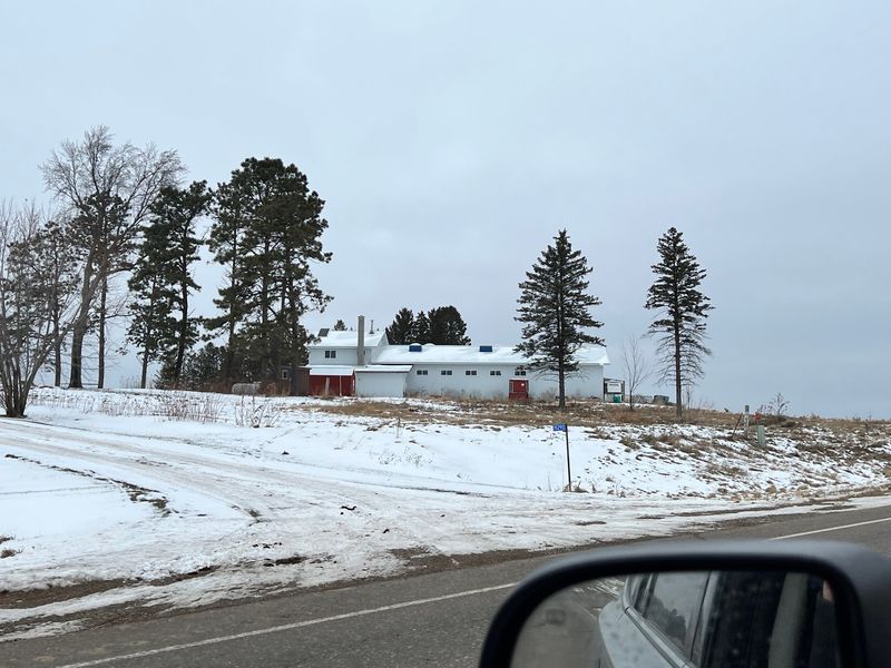 The Country Drive That Sets the Mood The Country Drive That Sets the Mood