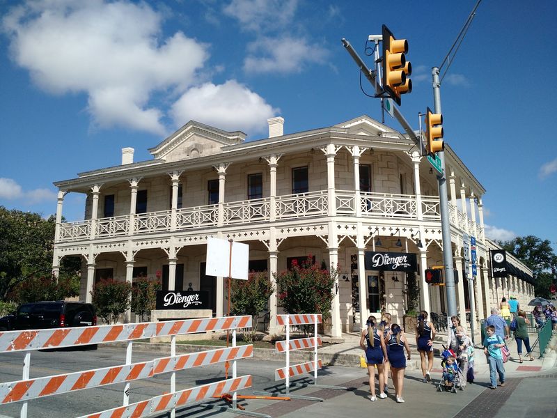 The Dienger Building, a Grocery Store That Became a Landmark