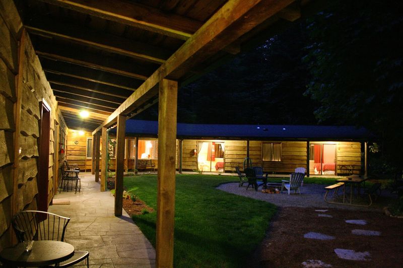 The Four Bedroom Lodge for Groups That Refuse to Split Up