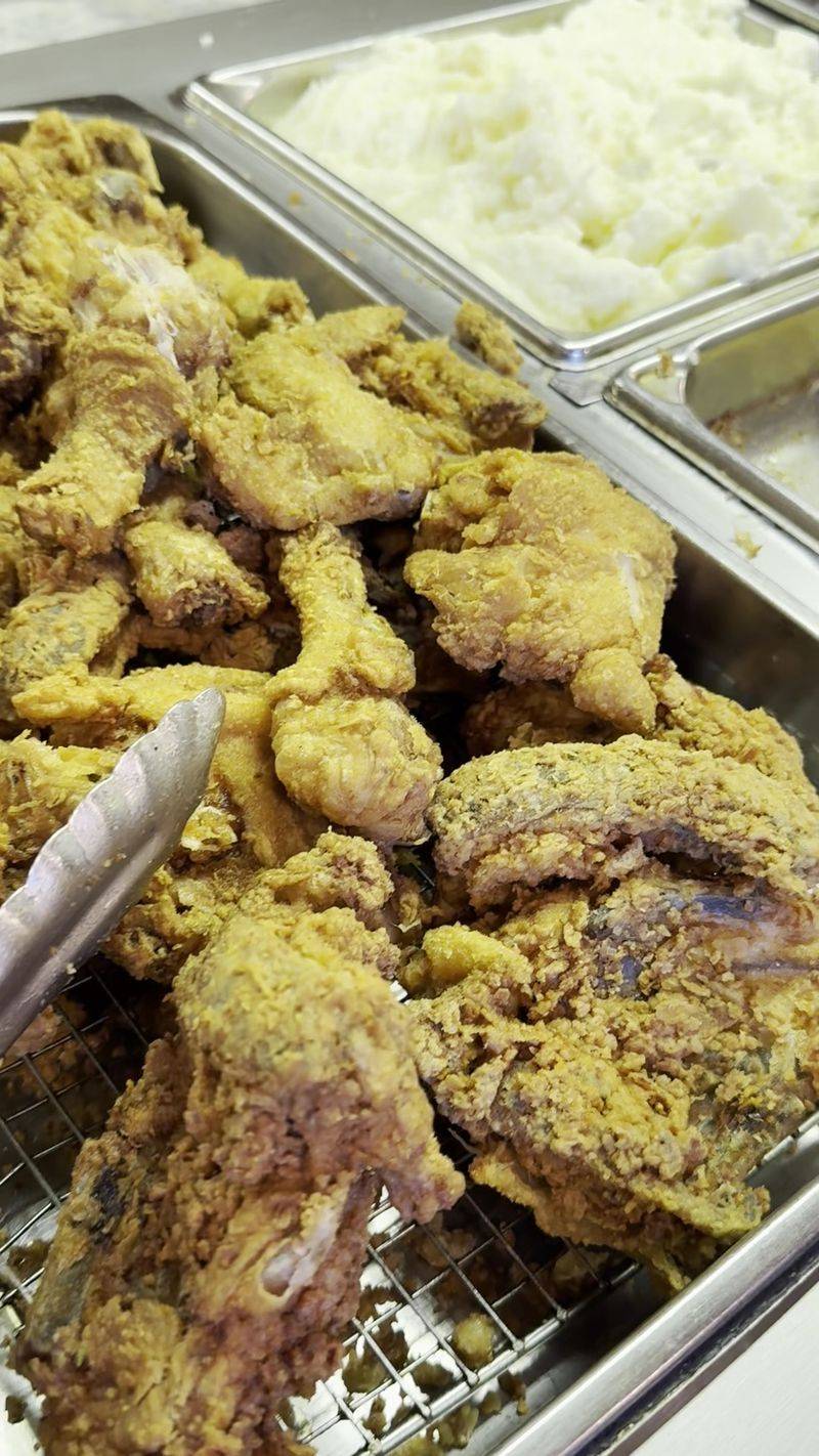 The Fried Chicken That Starts Arguments About Mom's Recipe The Fried Chicken That Starts Arguments About Mom's Recipe