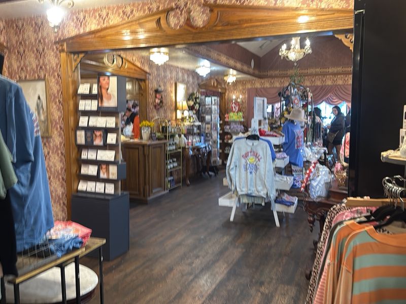 The Gift Shop Detour Between Plates The Gift Shop Detour Between Plates