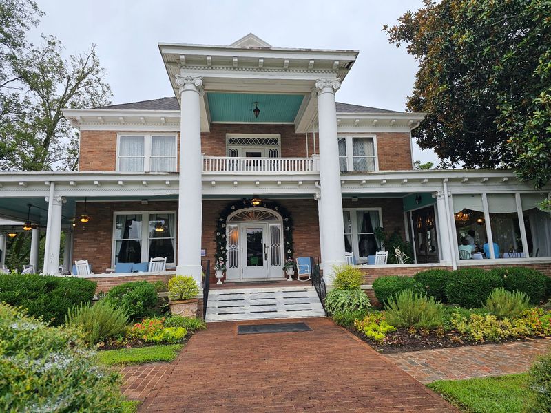 The Historic Green Manor Restaurant, Union City