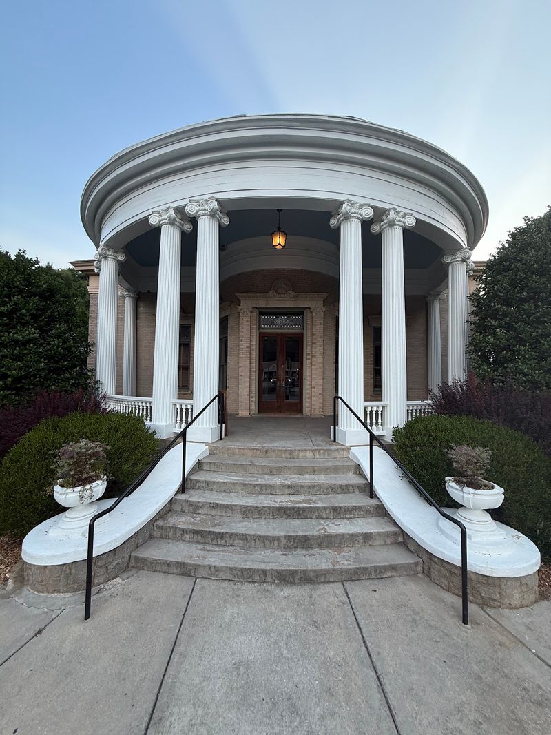 The Mansion That Refused to Disappear The Mansion That Refused to Disappear