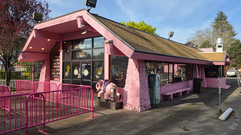 The Pink Building That Announces Itself