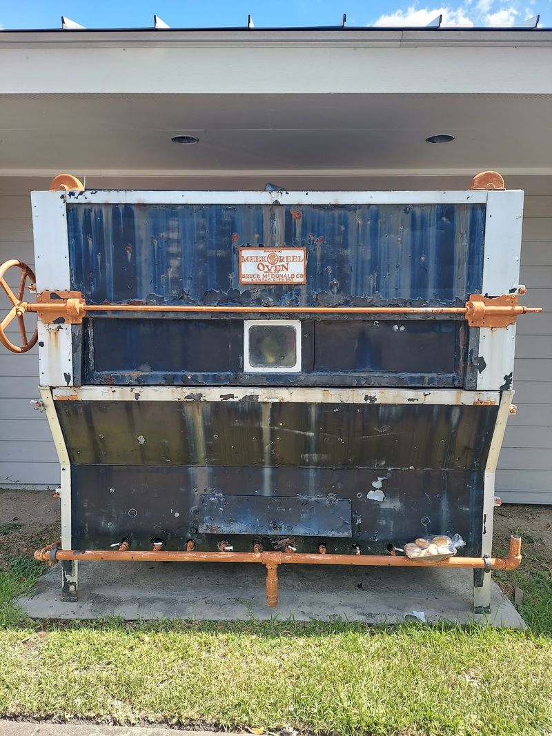 The Pre-World War II Carousel Oven Still Doing Its Job The Pre-World War II Carousel Oven Still Doing Its Job