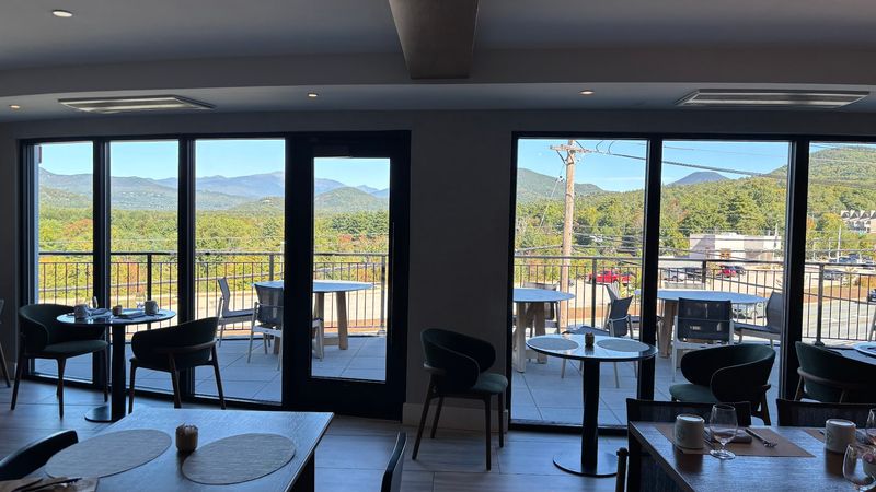 The Viewpoint Rooftop Eatery and Bar in North Conway