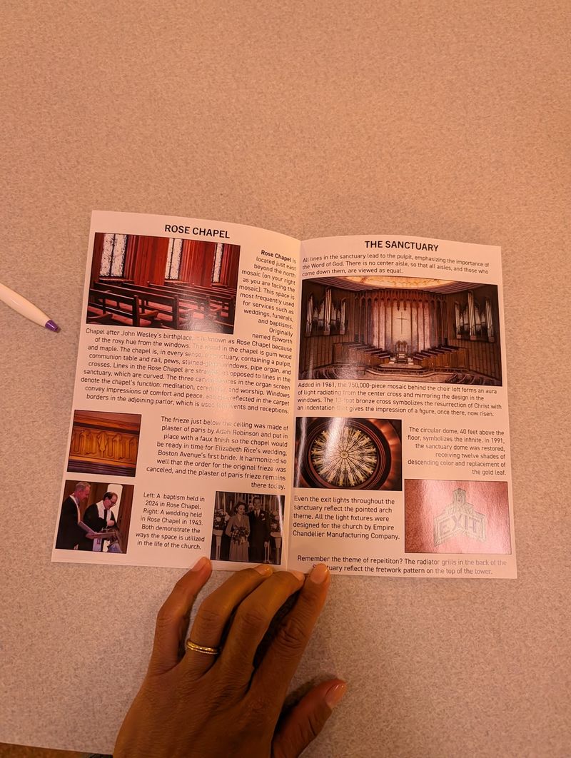 The Walking Tour Booklet at the Welcome Desk The Walking Tour Booklet at the Welcome Desk