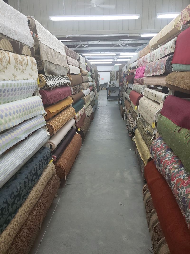 Thirty Thousand Square Feet That Never Quite Ends Thirty Thousand Square Feet That Never Quite Ends