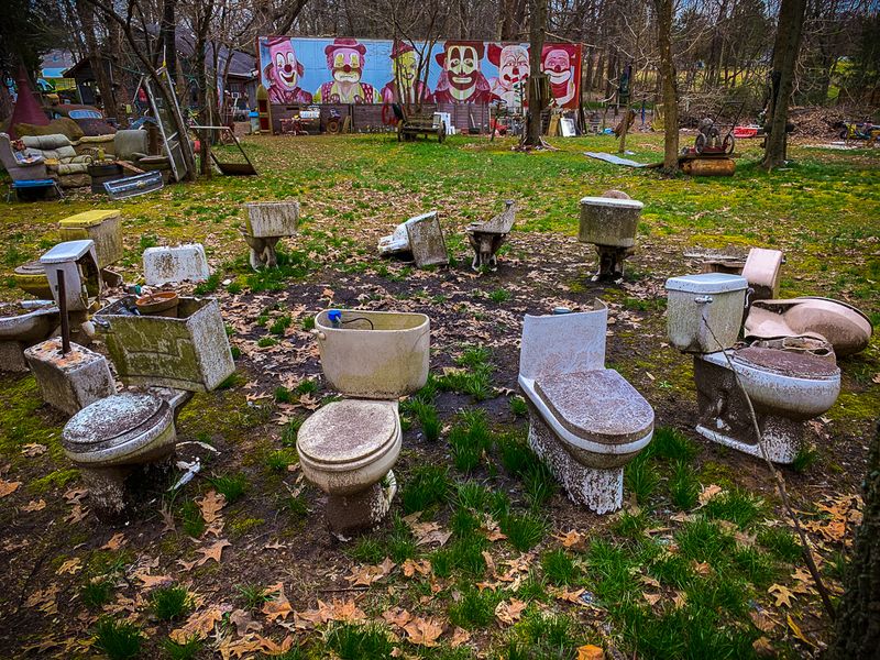 Thronehenge, the Circle of Old Toilets