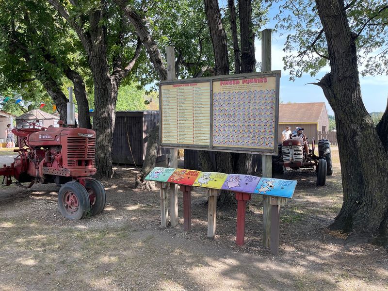 Tractor Wagon Rides With Real Commentary Tractor Wagon Rides With Real Commentary