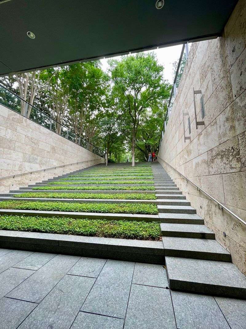 Travertine Walls and the Renzo Piano Touch Travertine Walls and the Renzo Piano Touch