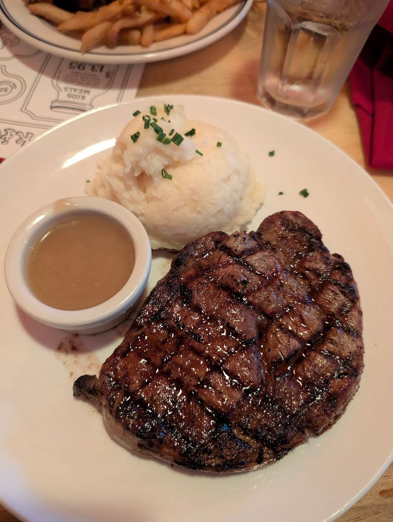 Tumalo Feed Company Steakhouse, Tumalo