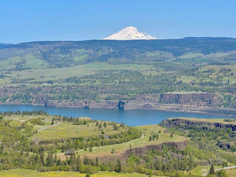 Two Volcanoes, One Ridge, Clear Skies Required Two Volcanoes, One Ridge, Clear Skies Required