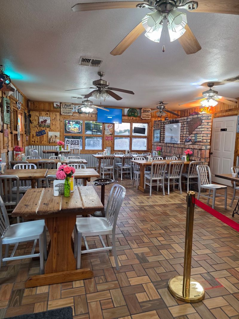Vera's Backyard Bar-B-Que, Keeping an Old Tradition Alive Vera's Backyard Bar-B-Que, Keeping an Old Tradition Alive