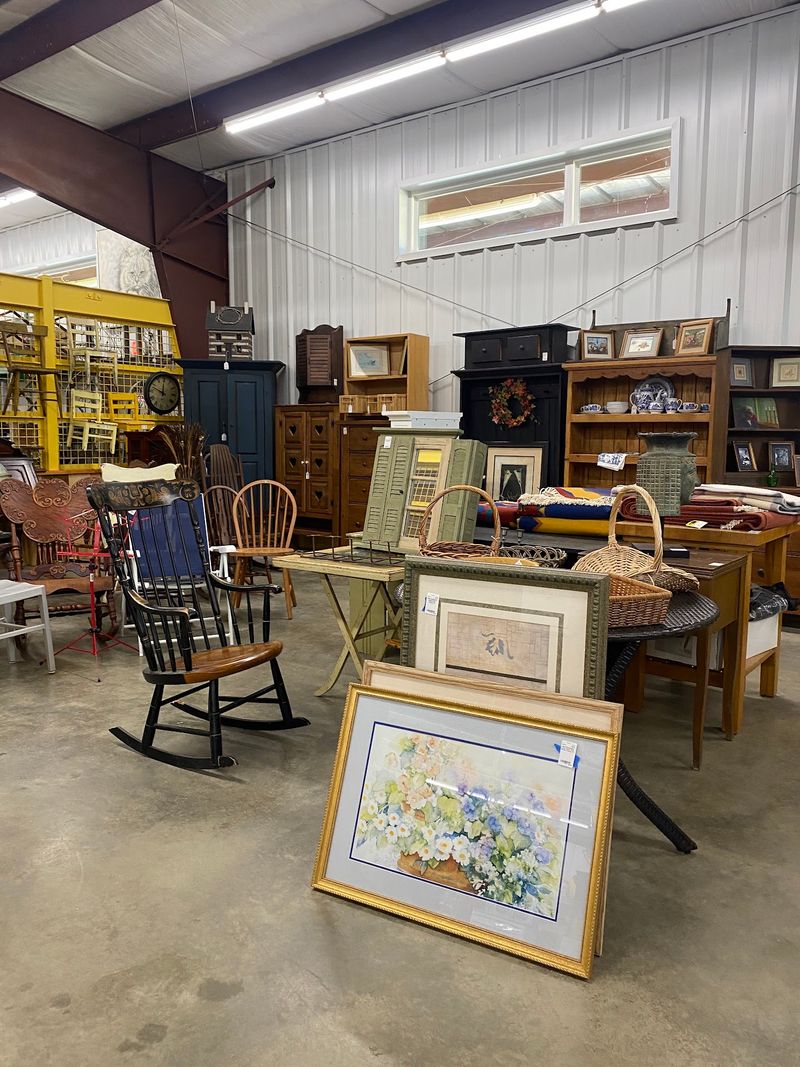 Vintage Hunting Without the Dusty Pile Digging Vintage Hunting Without the Dusty Pile Digging