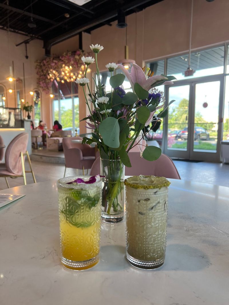 Virgin Mojitos and Fresh Juices in Every Color