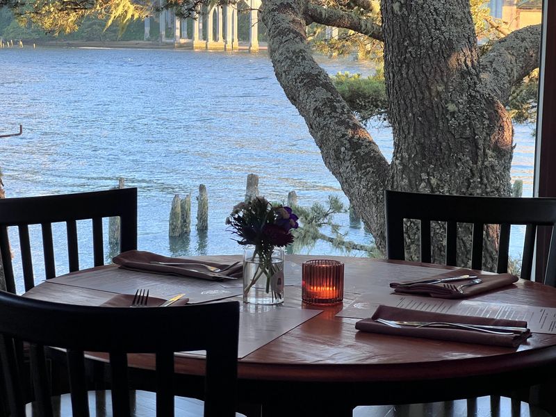 Waterfront Depot Restaurant, Florence