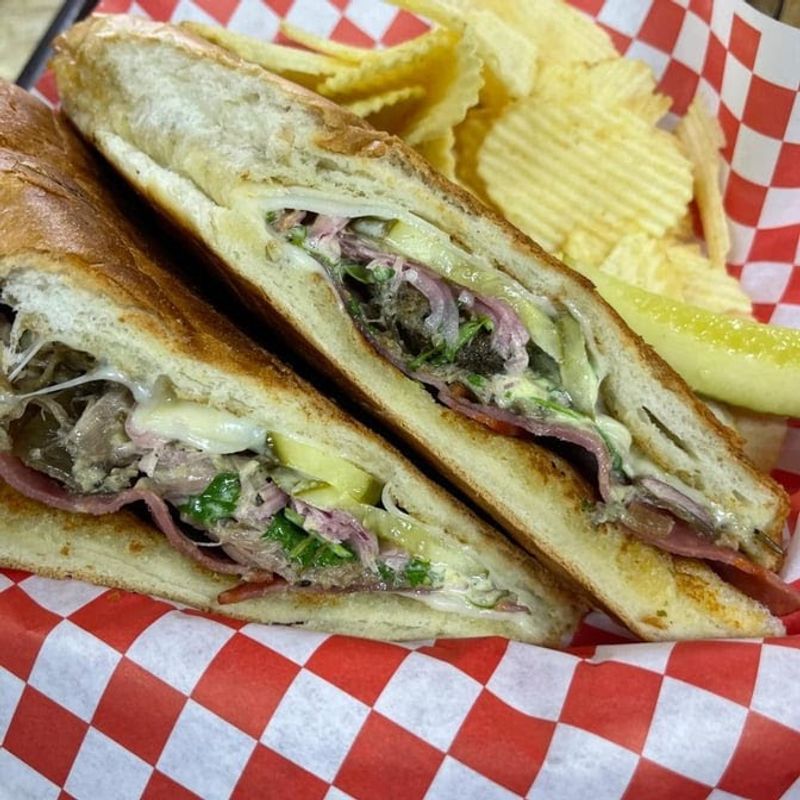 Weinberger's Deli Builds Sandwiches Without Apology Weinberger's Deli Builds Sandwiches Without Apology