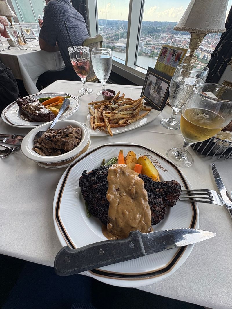 Where Pittsburgh Goes to Celebrate Where Pittsburgh Goes to Celebrate