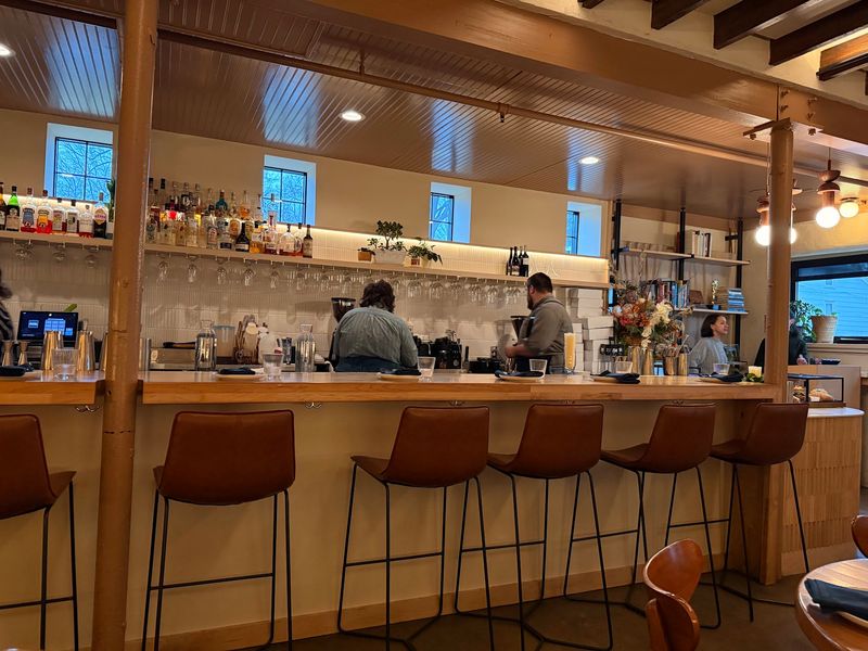 Where to sit, from the busy room to the quiet annex