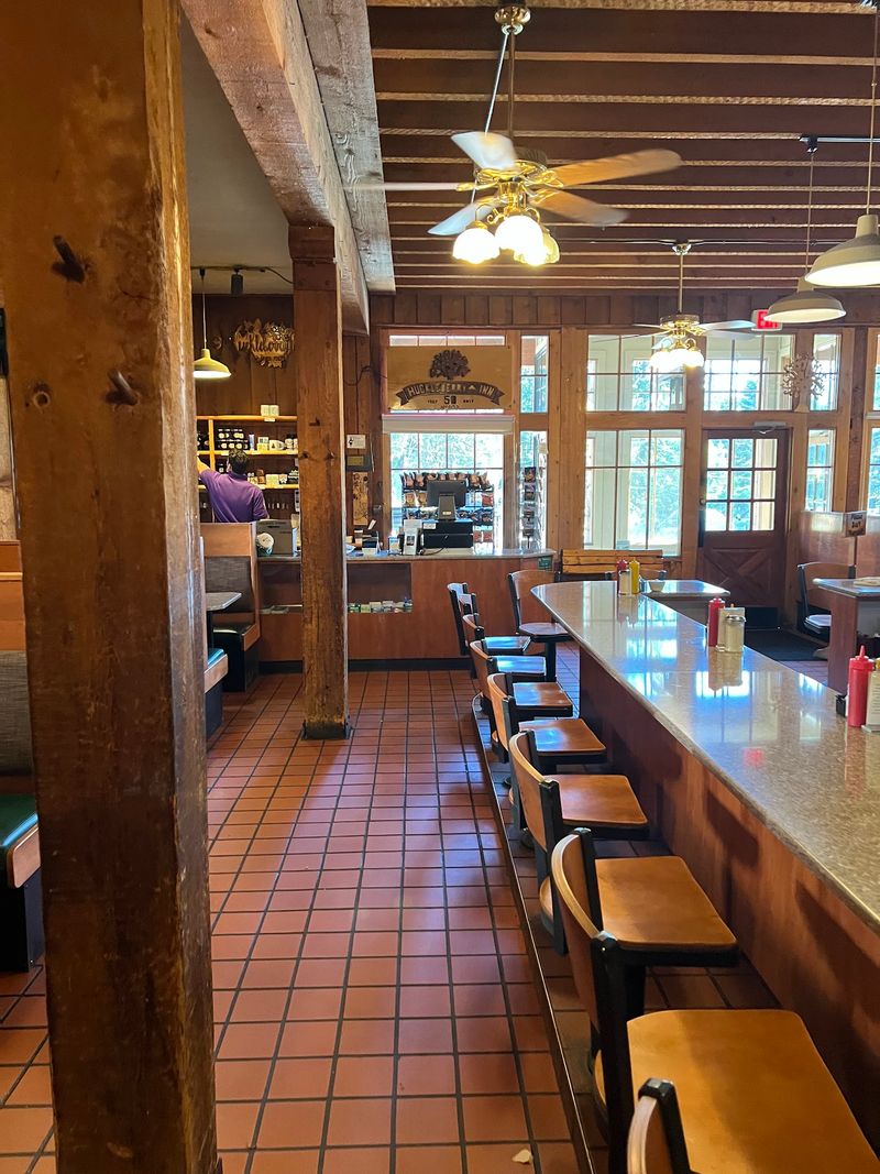 Woodsy Interiors That Match the Mountain Woodsy Interiors That Match the Mountain